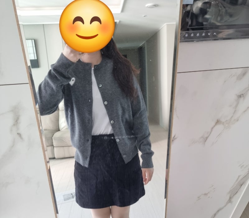 꼼데가르송 가디건 화이트와펜♡ (여자 사이즈)