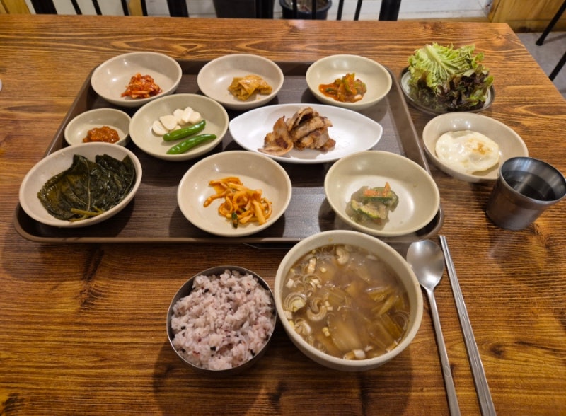 속초 시외버스터미널 근처 가성비 좋은 한식 맛집 삼겹살정식 혼밥 추천 "최가네"
