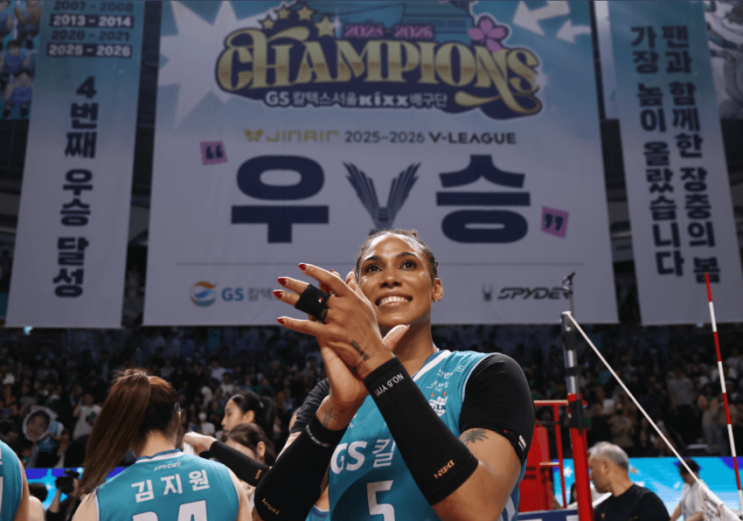  "하느님, 부처님, 그리고 실바님"... 무릎 통증마저 초월한 실바, 장충의 '살아있는 전설'이 되다