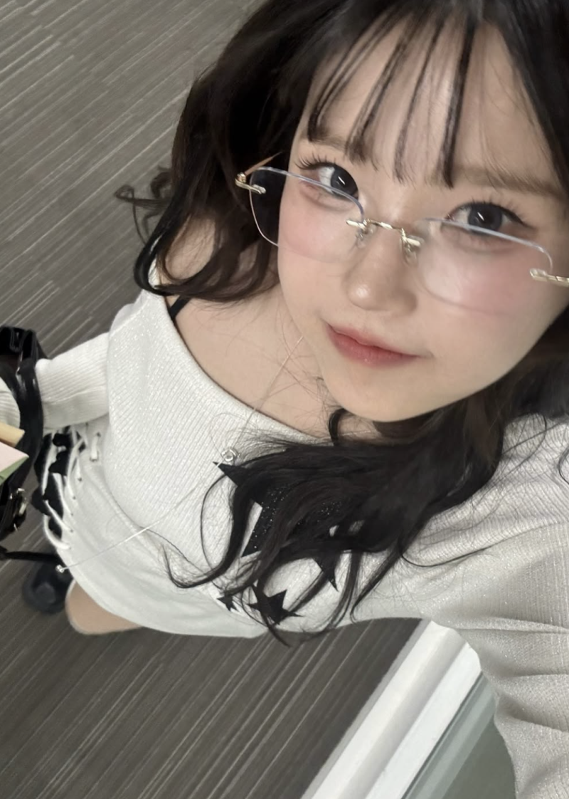 [셀럽 패션] 프로미스나인 송하영 인스타 패션 총정리! 니트탑 어디꺼? 가방 정보까지 완벽 ....