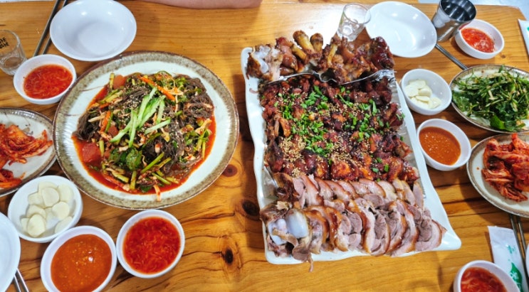  산성역 족발 맛집 돈막골족발 불족반반 서비스까지 대박