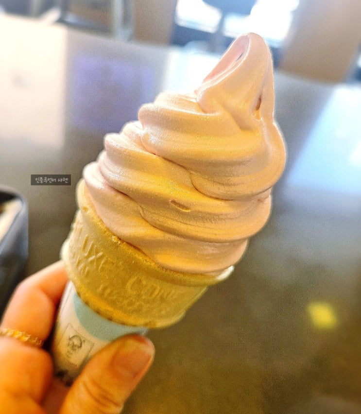  맥도날드 콘 아이스크림 딸기콘, 베리 스트로베리 맥플러리 추천 아직도 안 먹어봤다고?