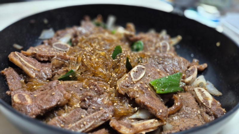 260404 토요아침예배, 계란포장,주일준비(성찬식 빵, 입교식 화분)
