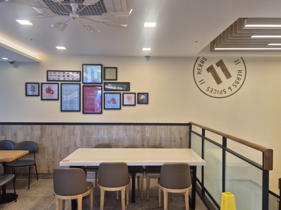 KFC 보라매점 사진 6