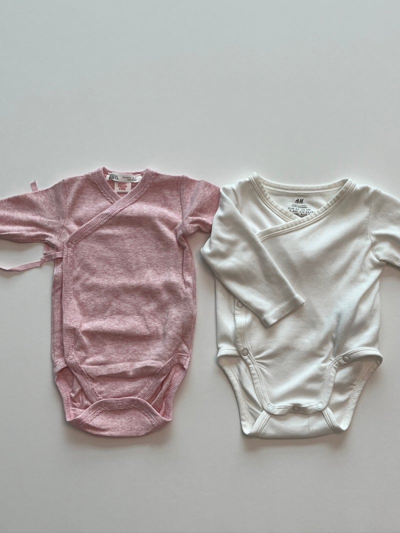Zara 자라 바디수트 3-6m 사이즈 망한 후기(h&m 2-4m보다 작음)