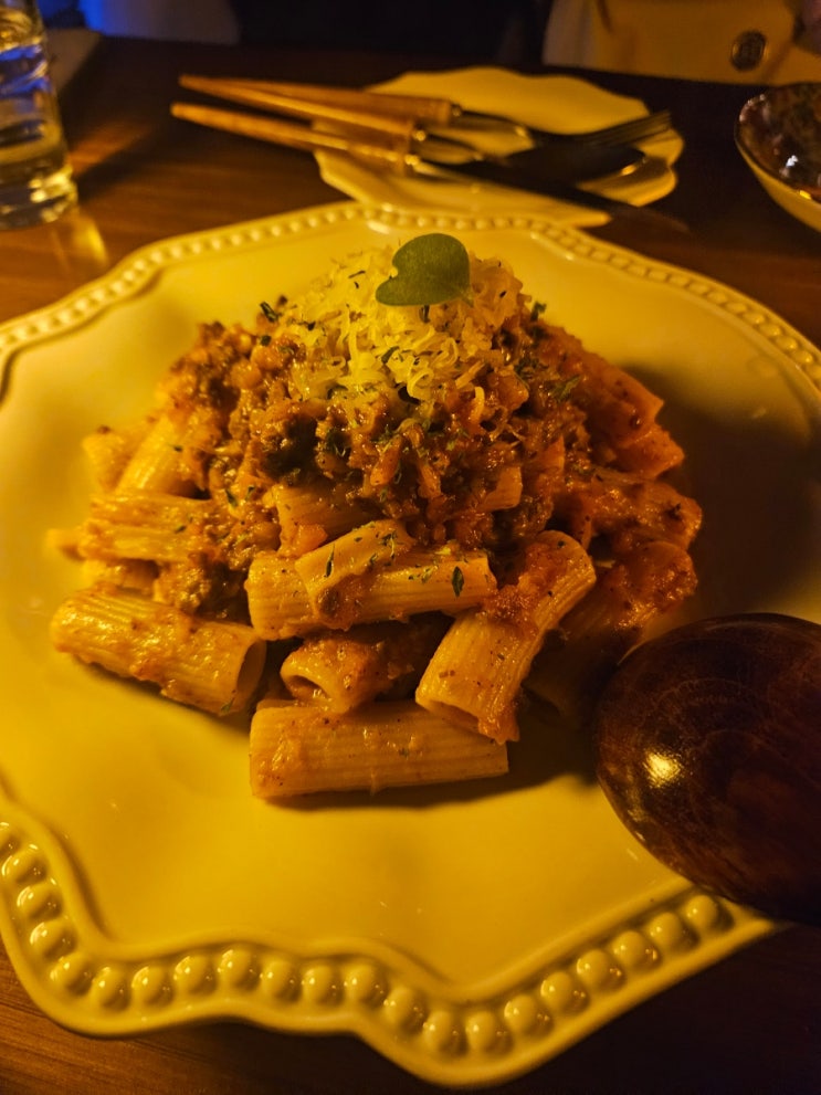  종각 와인바 숨겨진 데이트 맛집, 우즈웨일 분위기 미쳤어요 (포트와인 꿀조합)