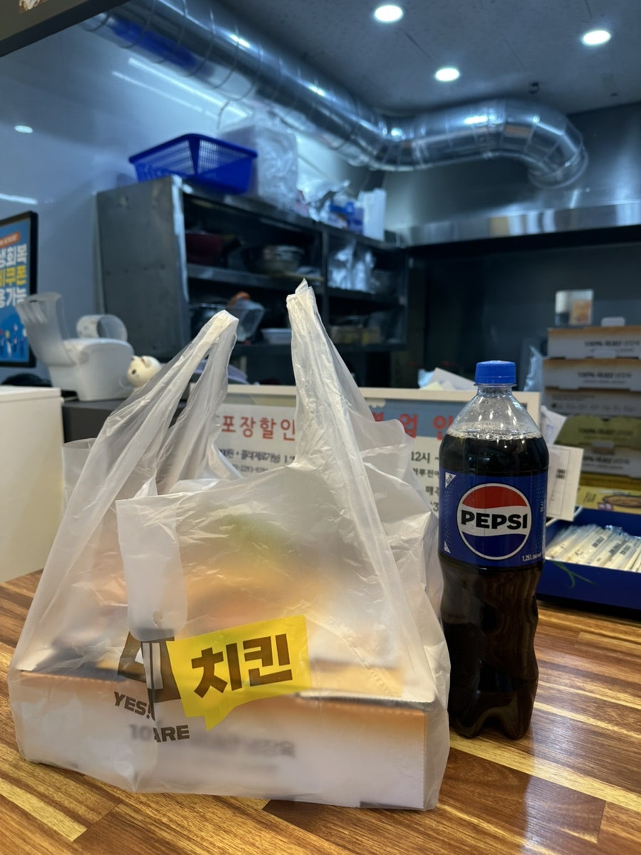 네네치킨 율천점 사진 6