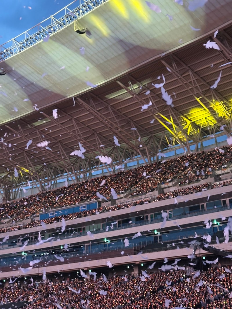Have You Ever Been to a Concert with Rain, Hail, Thunder, and Lightning? 260405 SEVENTEEN New Encore Concert