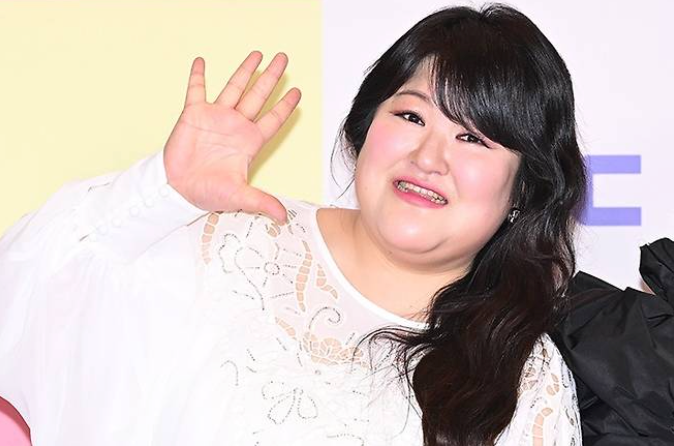 이국주, 일본 월세 130만원 집 공개 "침대 없이 소파에서 자" 미우새 출연 소식