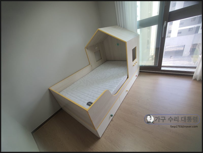 리바트 숲속의 오두막 침대 두 세트 영등포에서 강동구로 이전 설치한 작업