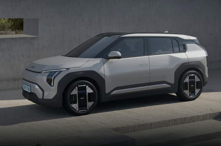  아반떼보다 싼데? 2천만원대 기아 EV3, 역대급 할인에 난리!