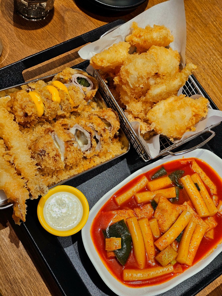  제주떡볶이맛집 '명랑스낵 동문시장점' 떡볶이와 한치튀김의 조합 애견동반가능
