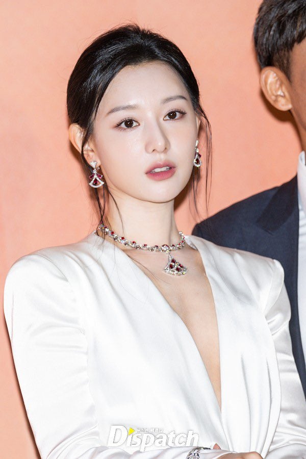 김지원 불가리 행사 반응 도대체 왜 난리인지 실물 사진 보고 저도 단발병 제대로 왔어요