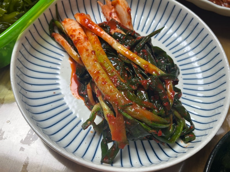 한입 먹자마자 밥 생각나는 깊은 감칠맛! 파김치추천 이영자파김치 온작 김치미감 파김치 먹....