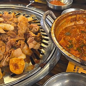 홍대 맛집 새마을식당, 변함없는 맛 열탄불고기와 7분 김치찌개 꿀조합