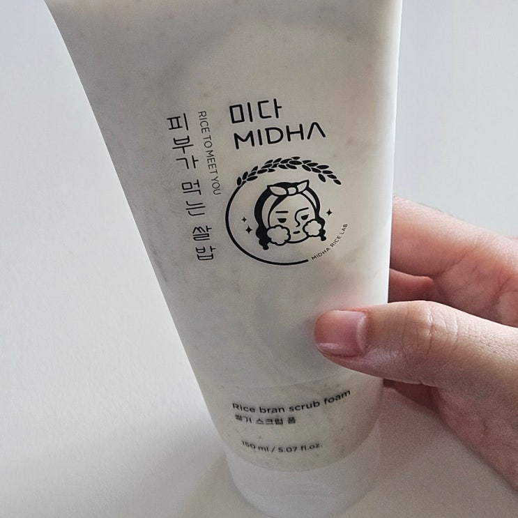  쌀뜨물세안 느낌 쌀겨로 저자극 각질제거까지 미다 쌀겨 스크럽 폼