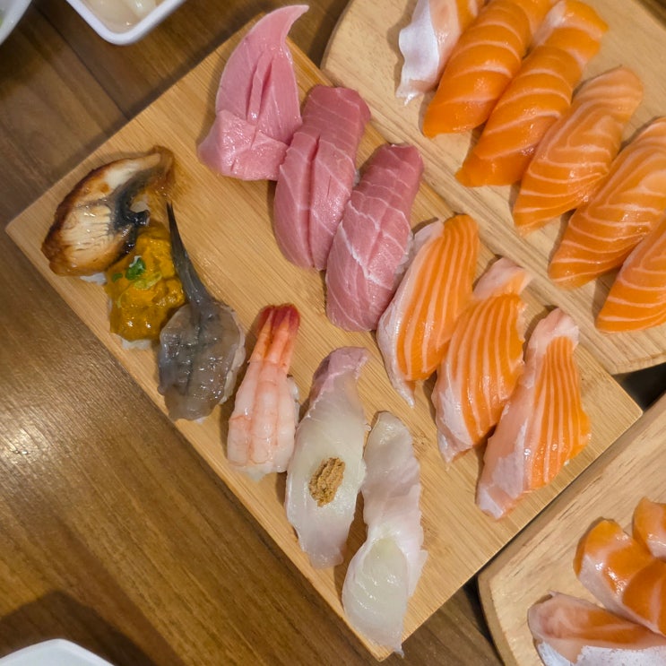  [신촌 여우골초밥] 신촌역 초밥 맛집 - 여우골대표초밥/슈페리어숙성연어초밥/스시