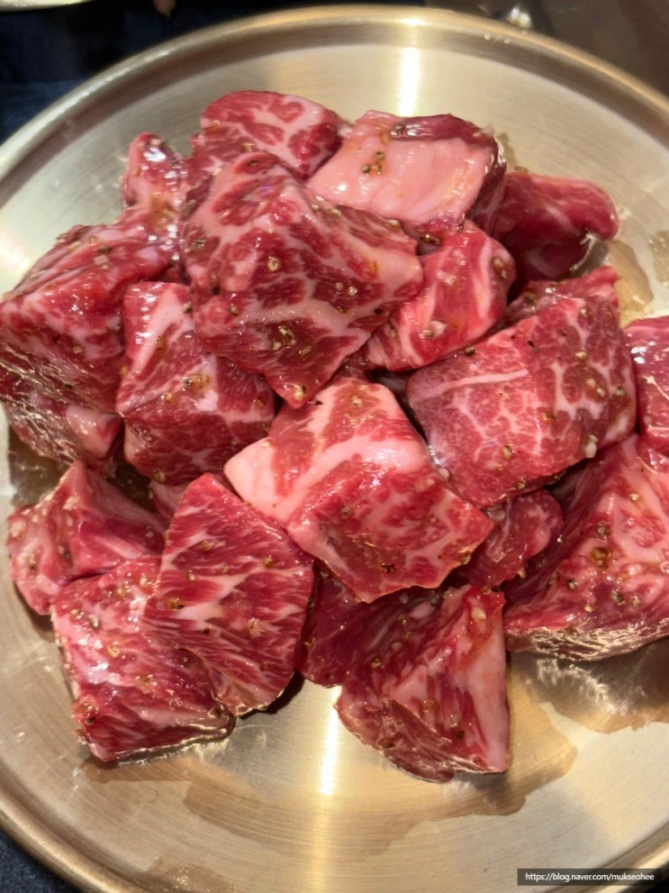  소양인 선유도 본점 마늘 소갈비살 맛집 촉촉한 한우육회