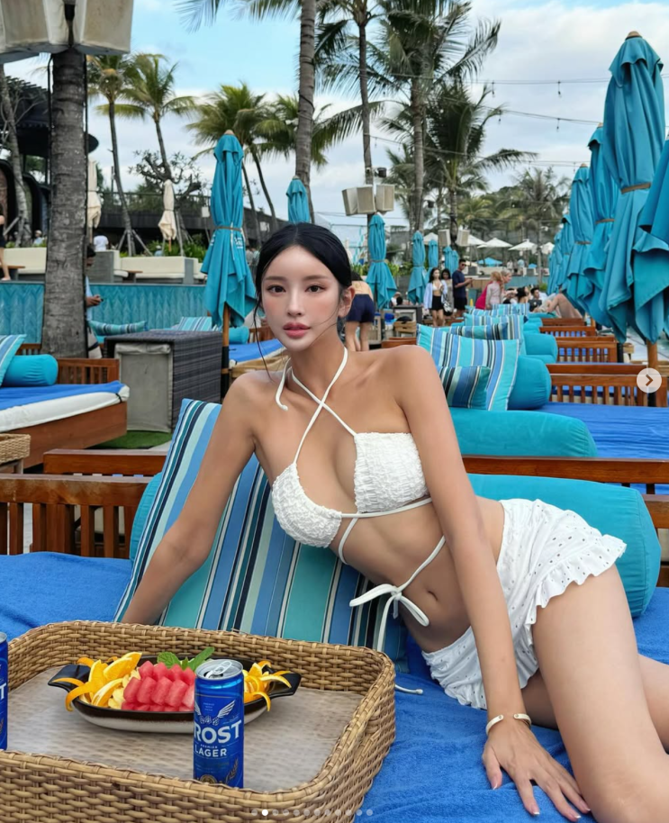  모델 박초롱 비치웨어, 동남아 여행룩의 정석