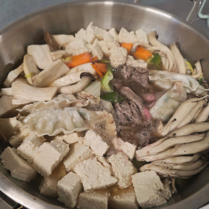 간단버섯전골 만들기 맑은버섯전골 레시피로 집에서 쉽게 끓이는 법