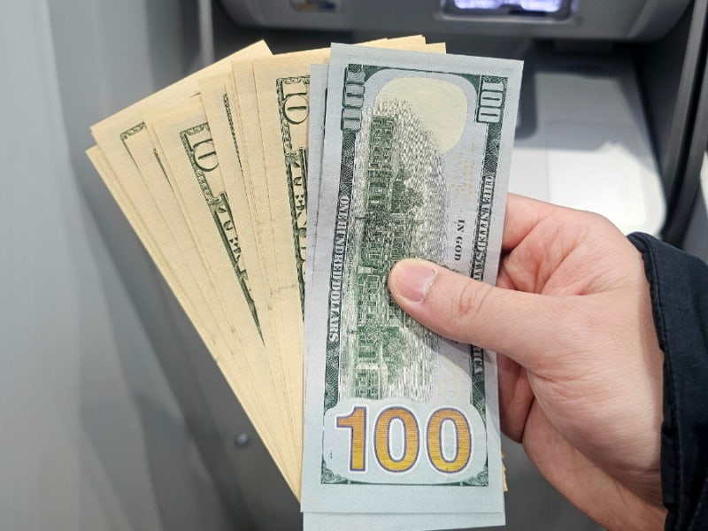 Gimhae Airport Currency Exchange: Busan Bank US Dollar Exchange ATM Location and Withdrawal Method with Preferred Rates