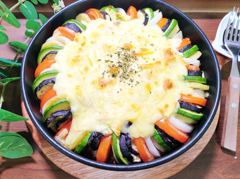집에서 즐기는 프랑스 가정식 라따뚜이 만들기 오븐에 구워 더 맛있는 건강 비건 요리