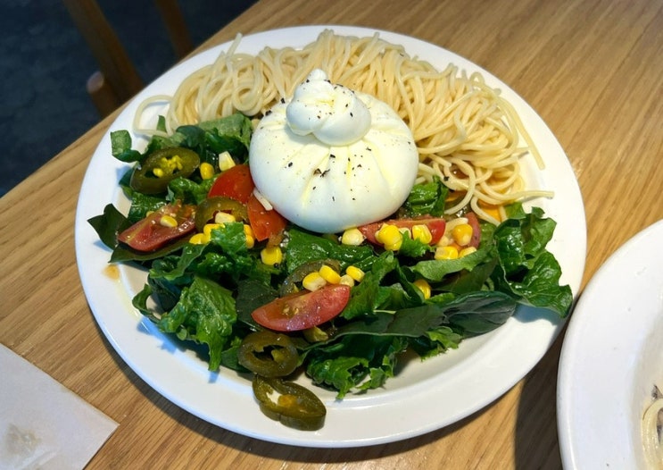  수성못 브런치 체크인치즈 부라타치즈 대구 두산동 맛집