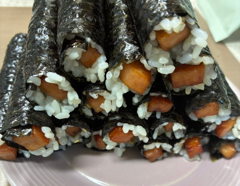 초간단 스팸 꼬마김밥 만들기 | 아이도 잘 먹는 한 끼 메뉴