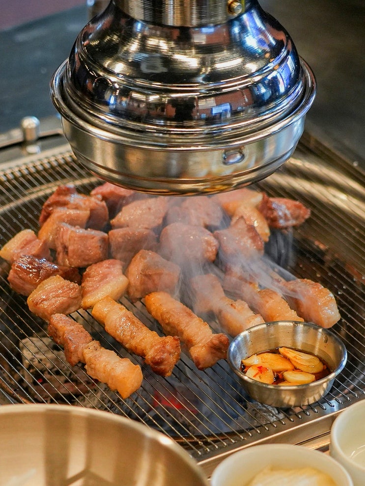  영통역고기집 찾는다면 여기, '돈들집' 삼겹살 찐맛집