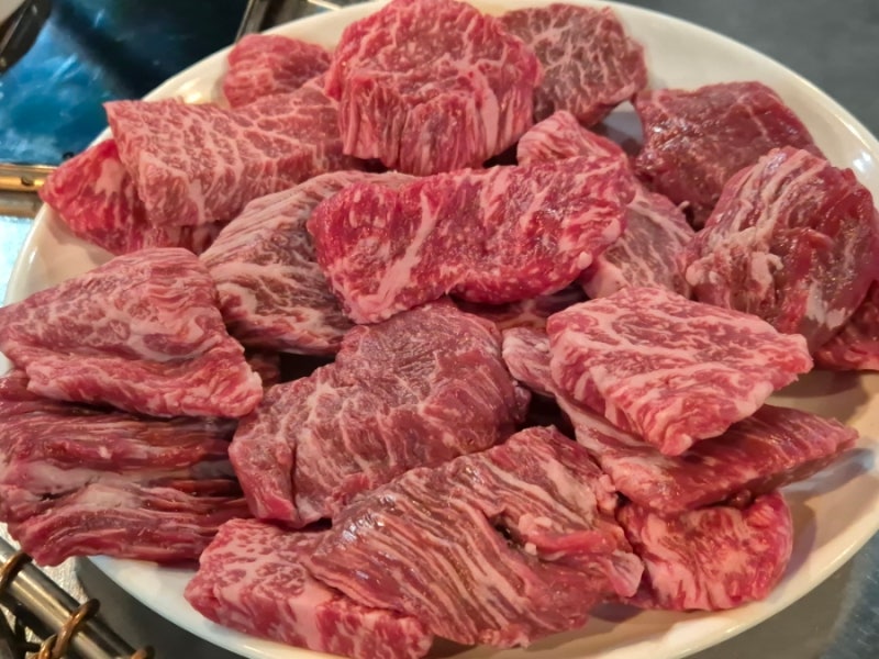 최근 먹은 소고기 중 제일 맛있던 연신내 "태백산 생고기"