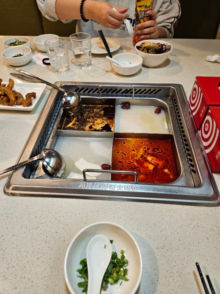  훠궈 매니아의 찐 사랑! '하이디라오' 서비스부터 변검 공연까지 완벽 가이드