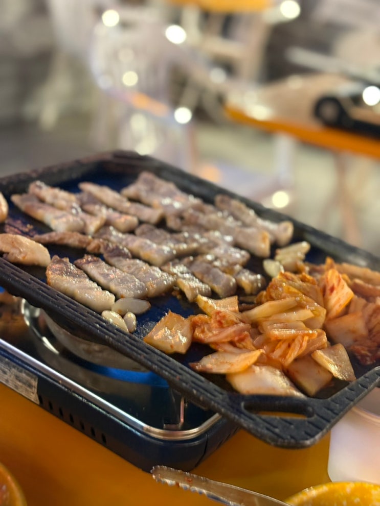  을지로 야장 추천 지지타운 : 루프탑에서 먹는 생바질삼겹살