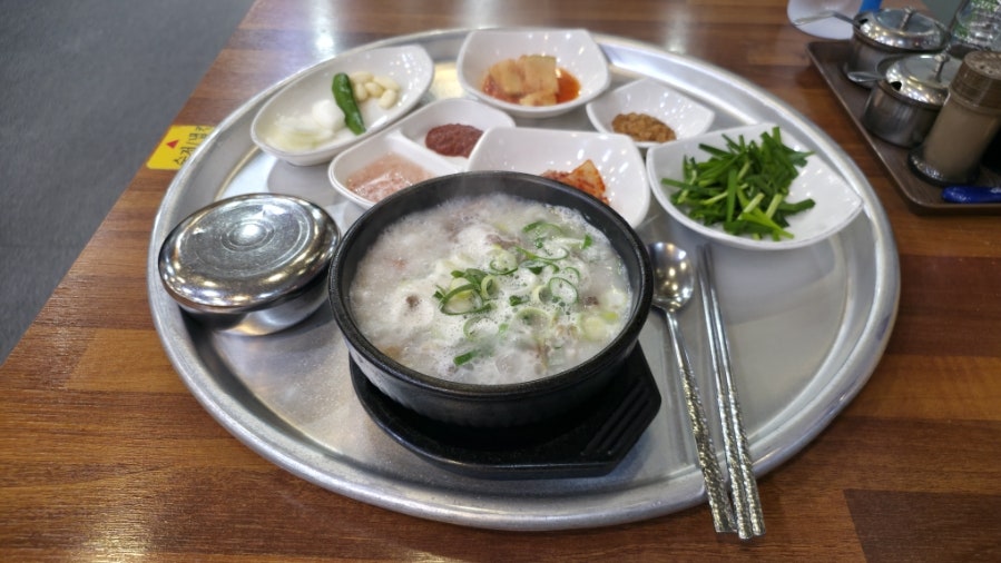 일품돼지국밥 비산점 사진 3