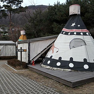 용인자연휴양림 예약 방법부터 카라반, 캠핑장, 벚꽃, 짚라인까지 한 번에 정리한 가이드.