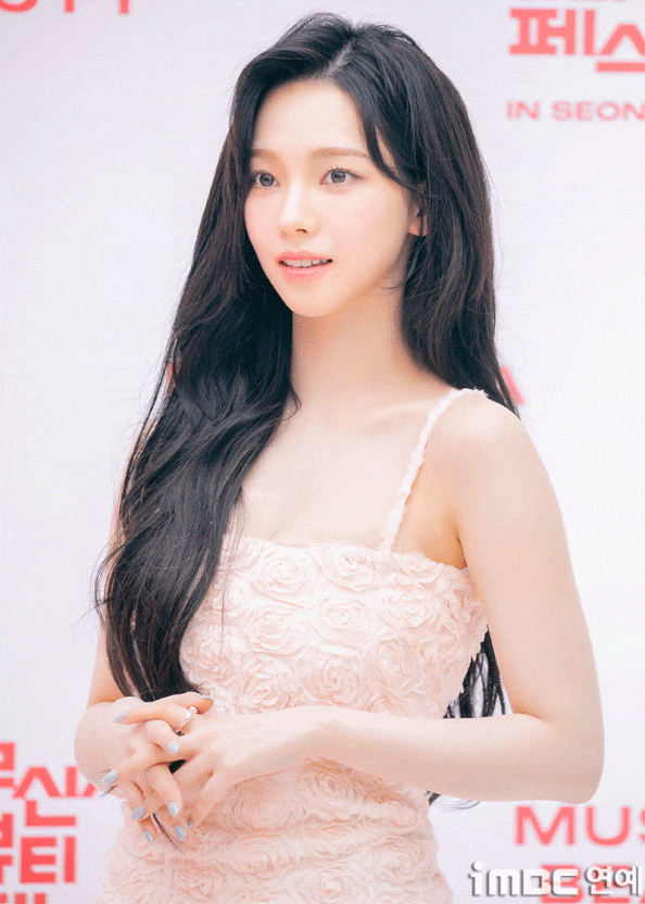 Karina: Height, Age, High School Graduate, Education, aespa, SM, MBTI, Model, Figure