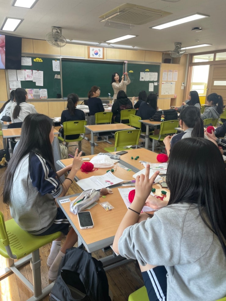 대구학교출강 | 카네이션 브로치 만들기 [대구학교뜨개/대구뜨개출강/스승의날]
