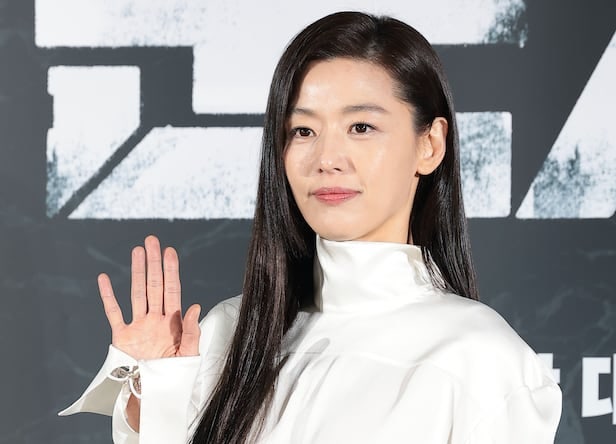  11년 만의 복귀, 전지현 군체로 돌아옴