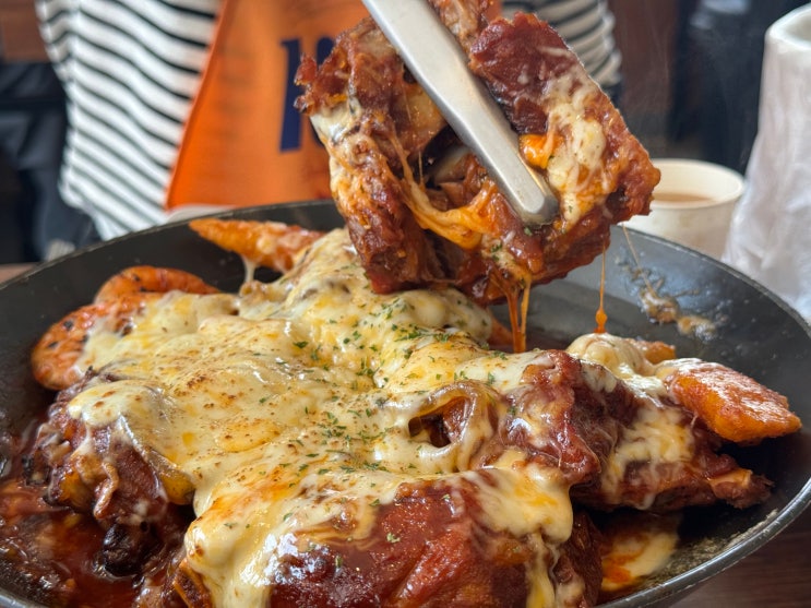  충무로맛집 찾다가 벚꽃뷰+치즈뼈구이 대박 조합 발견! 한사리감자탕&뼈구이 충무로점 후기