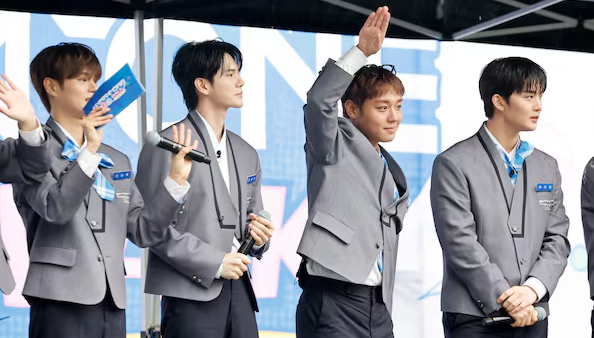 워너원 옹성우·박지훈 인사, 9년 전 그 자리에서 다시 마주 선 두 사람의 온도에서 읽힌 건 ....