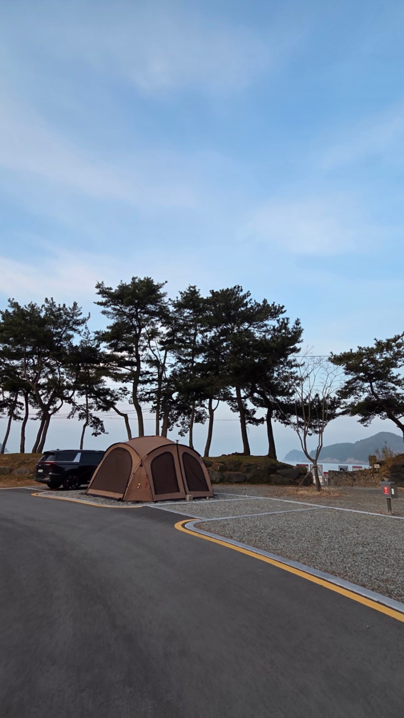다시 가고싶은 바다앞 캠핑장 남해 송정 솔바람 해변캠핑장 B9(1박2일에나온 바닷가)