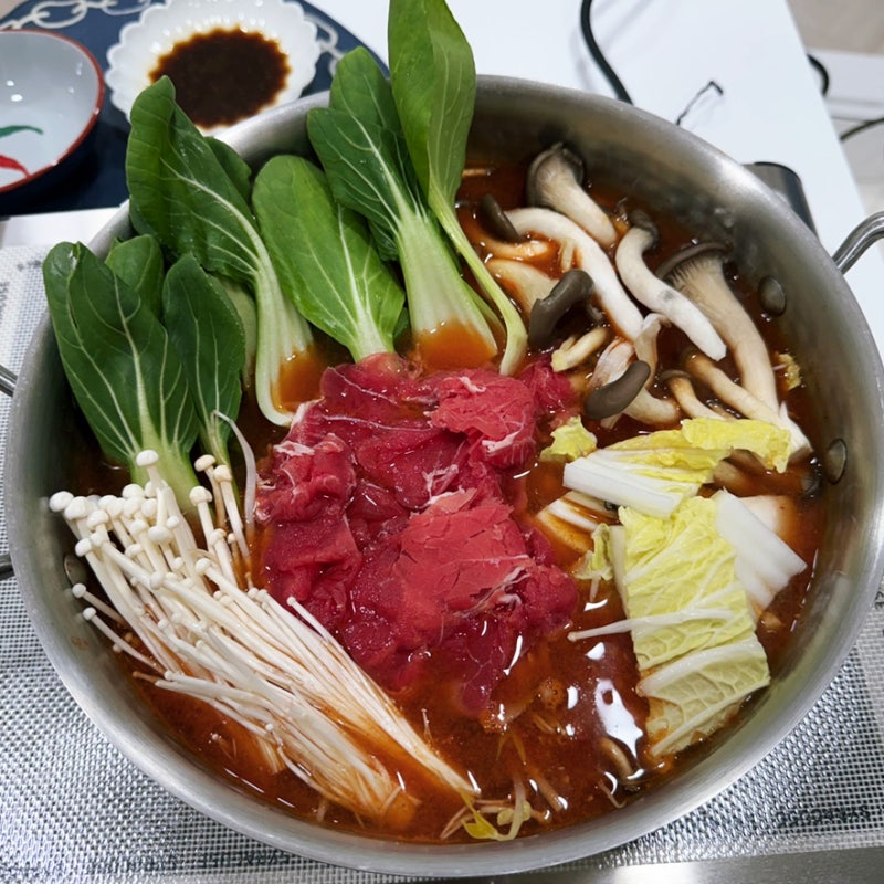 등촌칼국수 느낌 그대로! 소고기 샤브샤브 육수 & 간장 와사비 소스 레시피