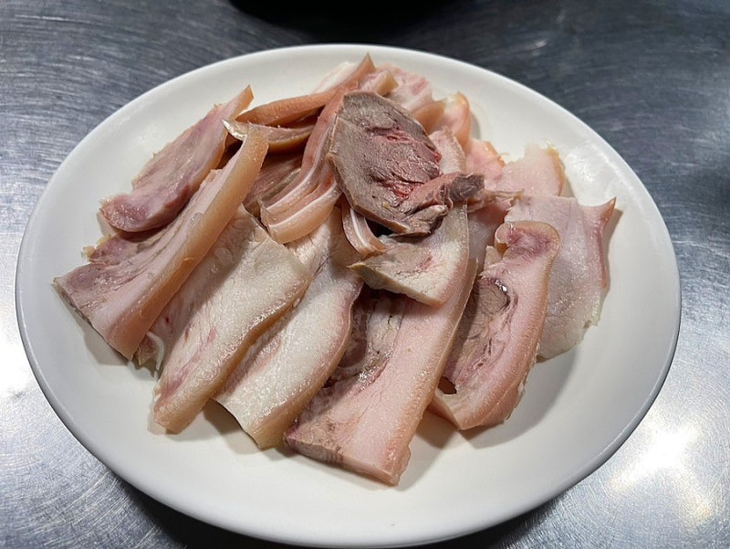[부산] 부산 여행 가볼 만한 곳 부산 맛집 노포 맛집 돼지꼬리 구이 맛집 현지인 가성비 최고 ....