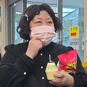 신기루 모친상 3주 만 심경 고백, "성욕은 아직 안 돌아와" 발언에 네티즌 반응 엇갈려 논란 ....