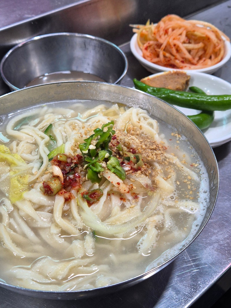 대구 칠성시장 맛집 보리밥도 판매하는 보문손칼국수 밥집