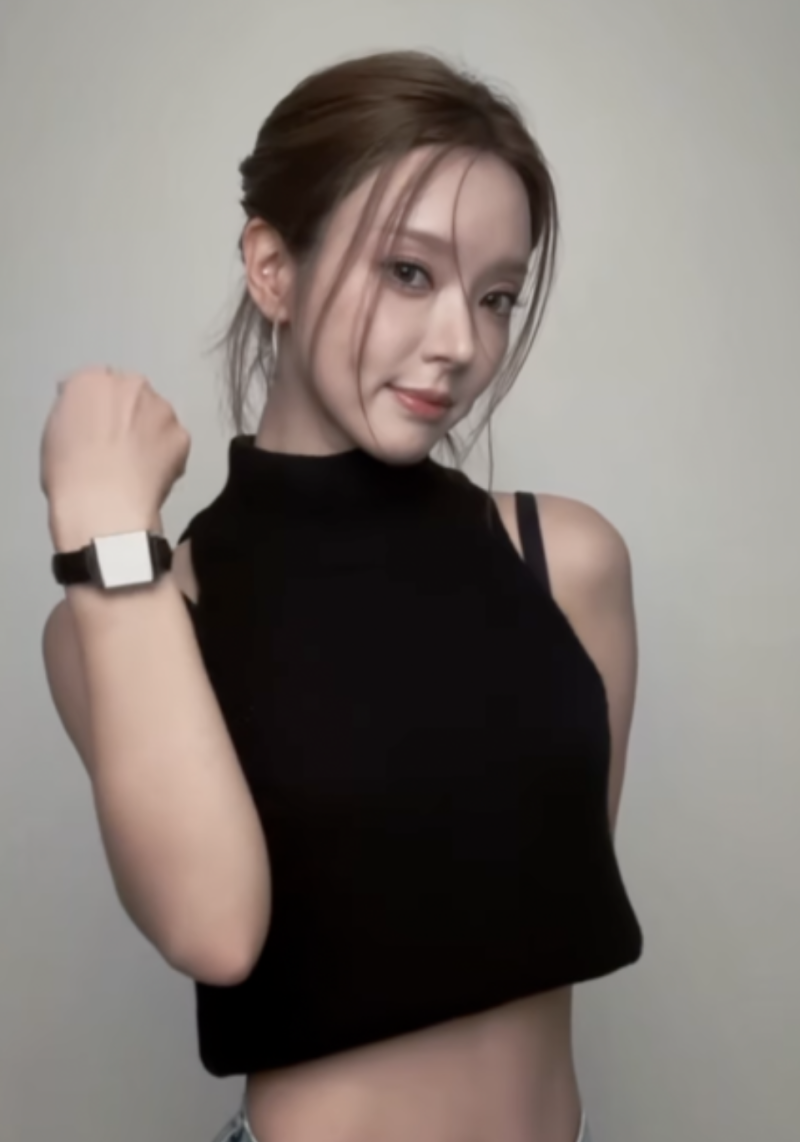 "인형이야 사람이야?" 초아, 시크미 폭발하는 '비주얼 성수기' 근황