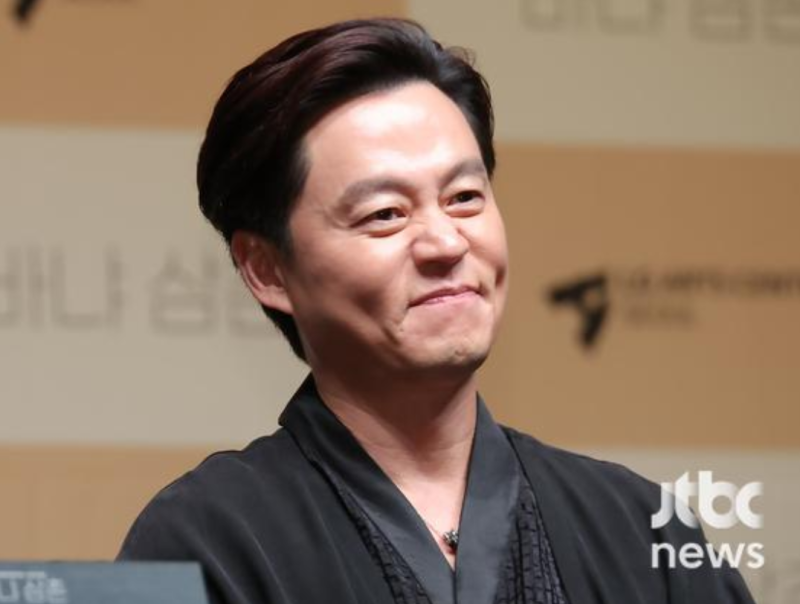 예능 이서진 vs 연극 무대 이서진… 막상 비교해보니 분위기 완전 달라진다. '힘들다' 말나올 ....