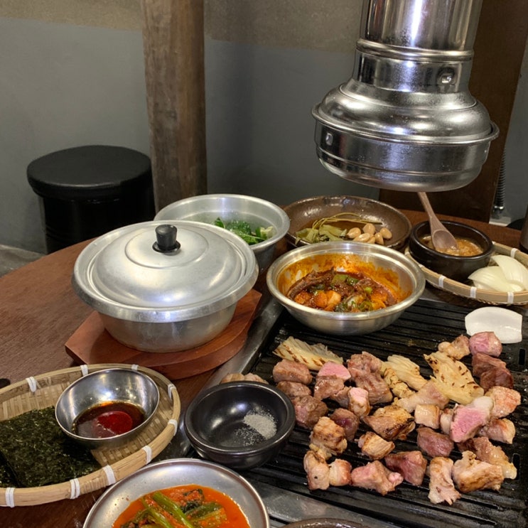  광화문 맛집 엄용백 돼지구이 감칠맛 좋은 가성비 광화문역 고기집