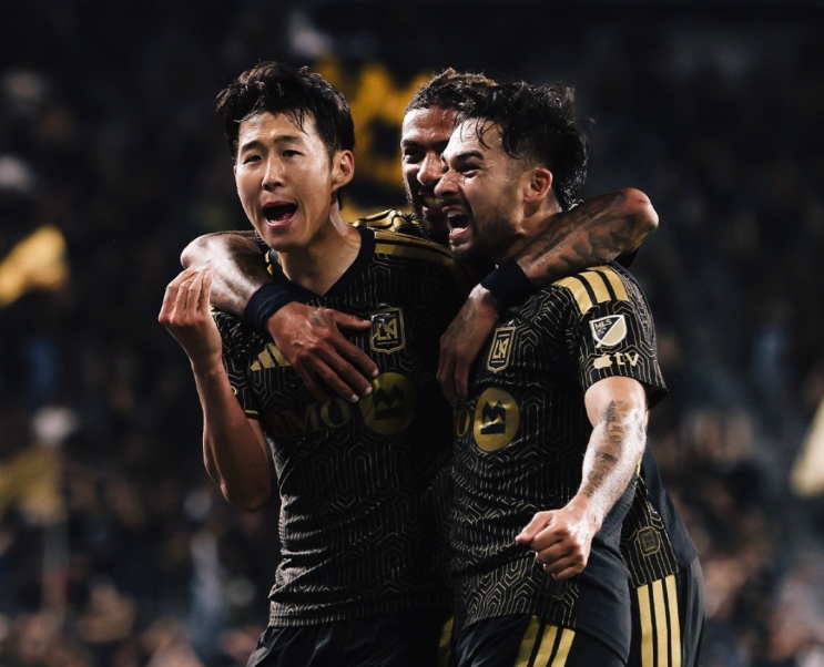 손흥민 LAFC 첫 필드골 폭발하며 최우수선수(POTM), 크루스 아술 3-0 완파, 에이징 커브 논란 지운 결정적 한 방