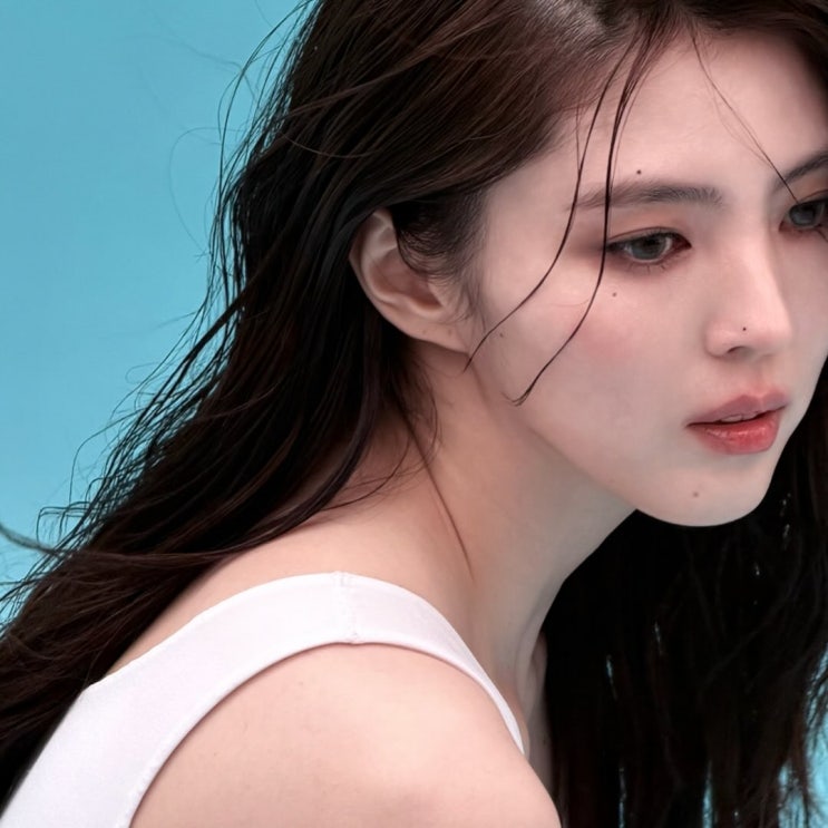  딥한 눈빛과 웨트 헤어로 완성한 미모, 한소희 인스타 근황 미모