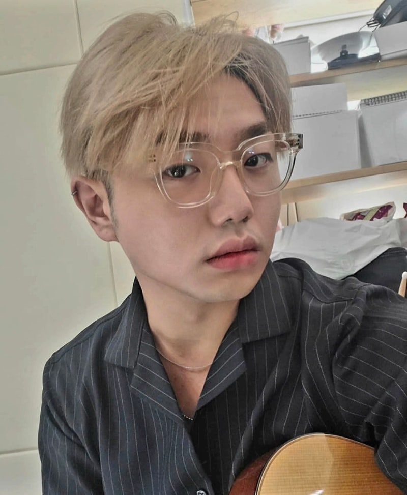 감성 충만한 기타 연주 가수 샘김 섭외